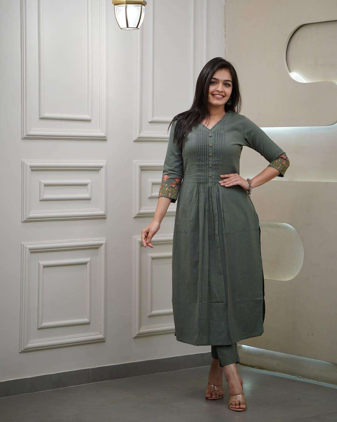 Women's Cotton a-line flared Straight Kurti With Pant