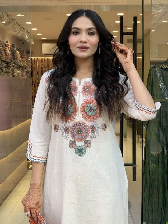 Women's Pure Cotton Embroidery Floral Printed Straight Coo-rd Set Kurti with Pant (White) - Image 2