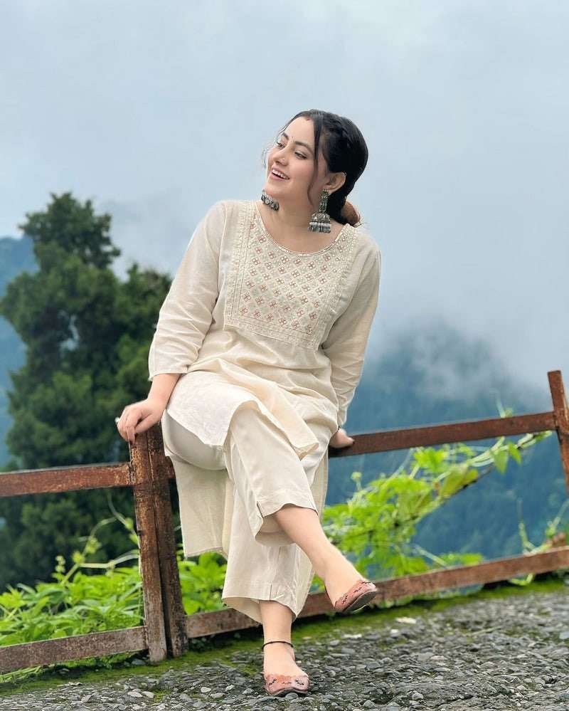 Women's Cotton Chanderi Print Straight Kurti with Pant - Image 2