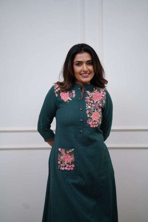 Women's Cotton Printed Straight Kurti With Pant - Image 4
