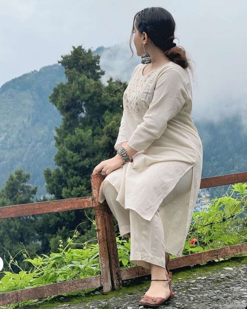Women's Cotton Chanderi Print Straight Kurti with Pant - Image 4